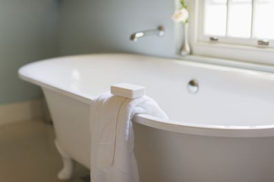 Elegant Vintage Tub